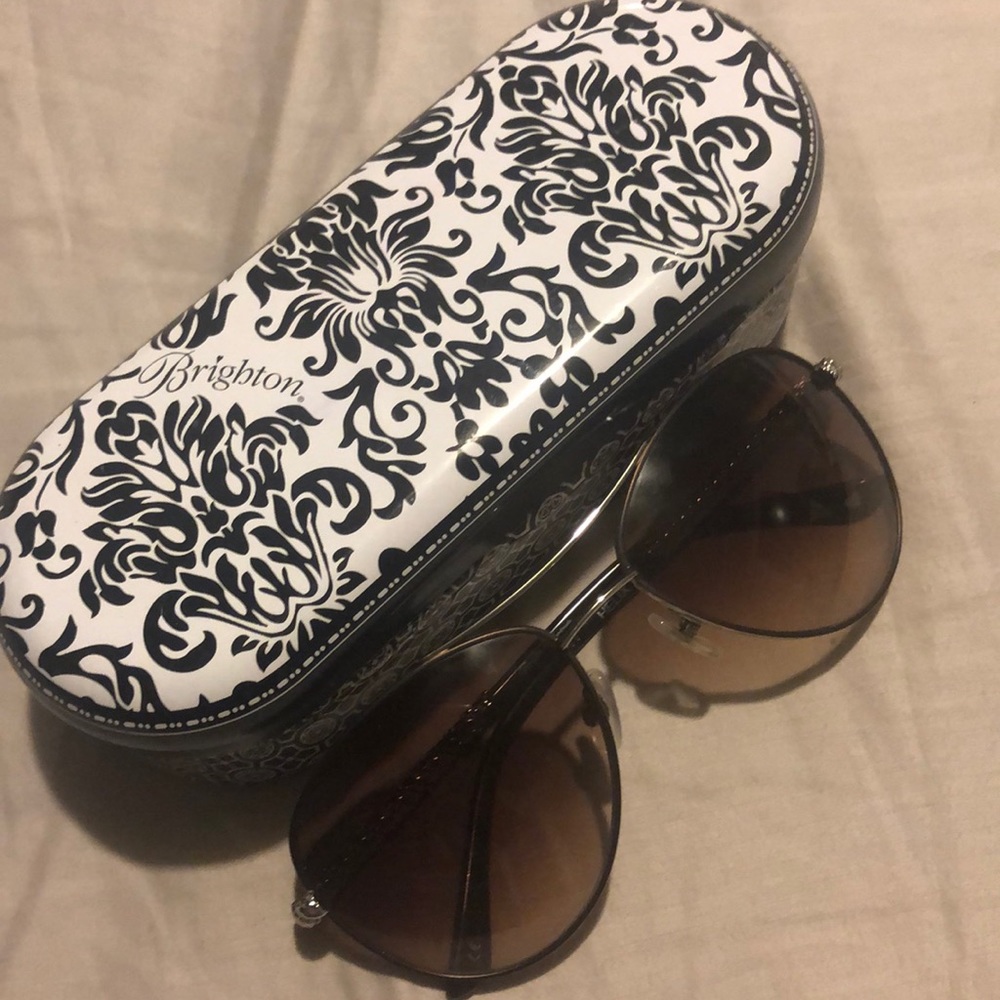Brighton sunglasses no scratches